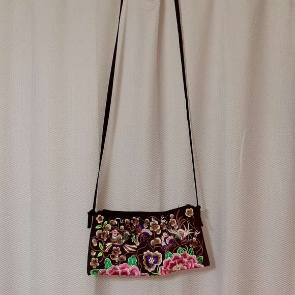 Stunning Embroidered Imported Handbag - Picture 5 of 7
